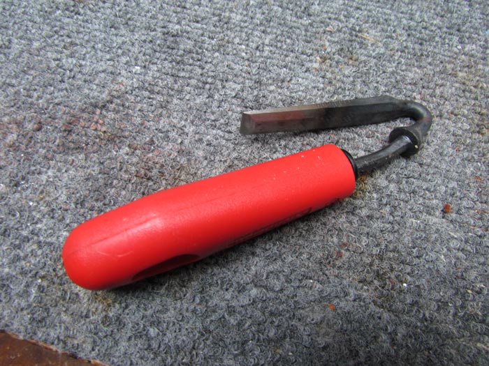 Homebrew Guitar Bridge Plate Chisel Removal Tool Crawls Backward (When