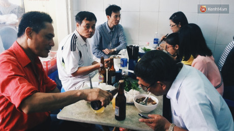 Thay vi mat cong liet ke mon, ai den quan cung goi mot 'suat bun cha Obama' - Anh 4