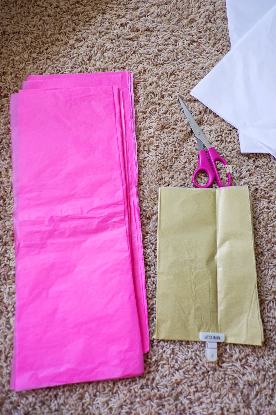 Domestic Fashionista DIY Tissue Paper Garland Twist Tutorial domestic-fashionista-diy-tissue-paper-garland-twist-tutorial