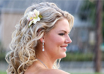 Beautiful Wedding Hairstyles with Flowers