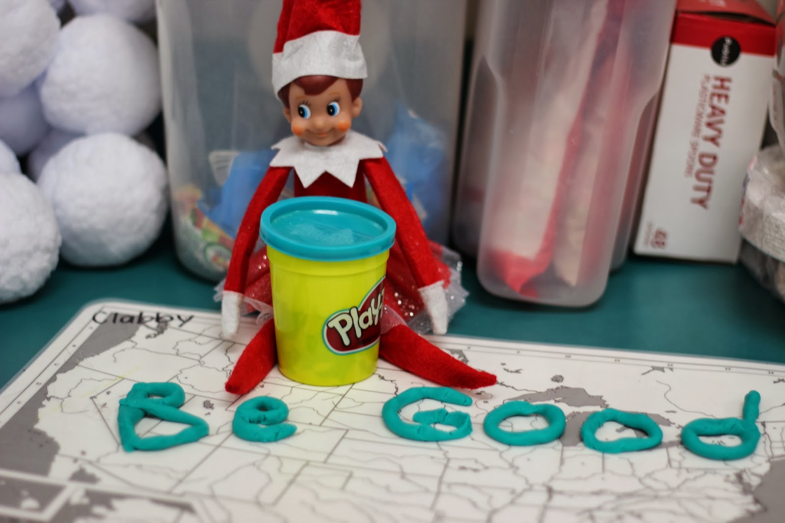 Kindergarten Smiles Elf on Shelf In the Classroom {Week 2}