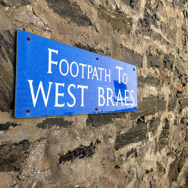 Portsoy to Sandend directions