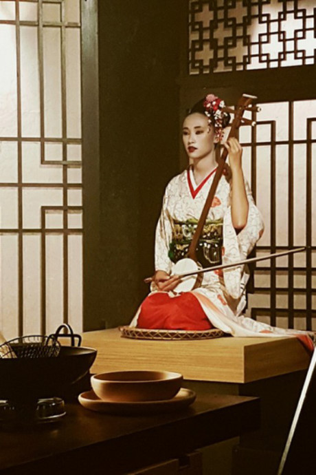 Trang Khieu gia nhap cong ty quan ly 