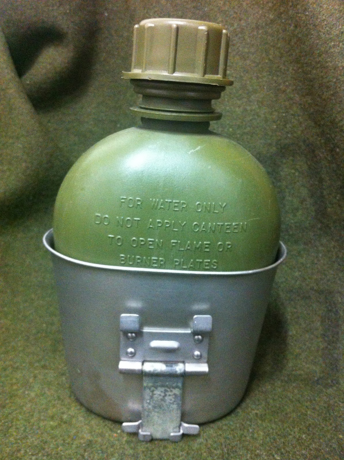 bingbabel US Army Plastic Canteen M1961 Year 1968