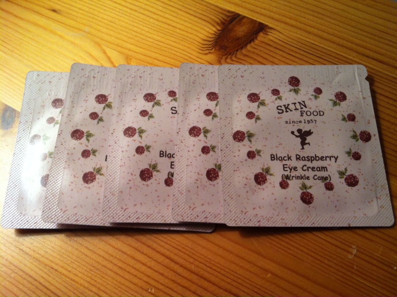 Mad About My Skin Review Black Raspberry Eye Cream (wrinkle care)