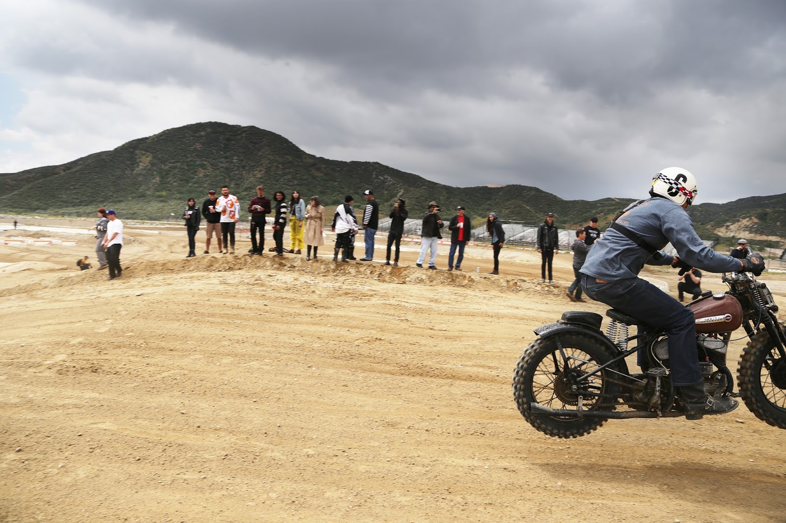 dWrenched Kustom Kulture and Crazy Bikes EVENT HELL ON WHEELS / TANK SHIFT RACES 2016