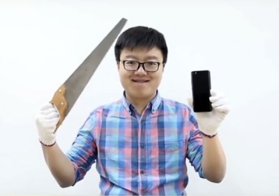Begini Jika Xiaomi Mi 5 Pro Disiksa Bor, Kuatkah? Begini Jika Xiaomi Mi 5 Pro Disiksa Bor, Kuatkah?