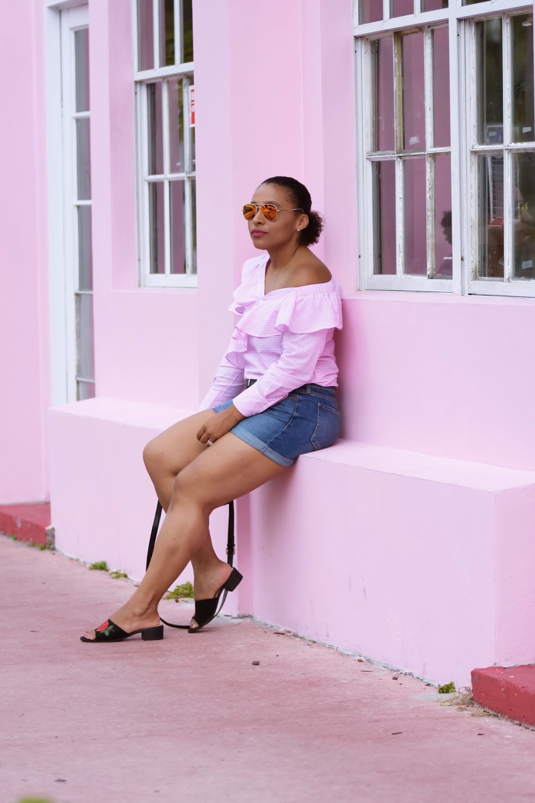 How To Relax After A Long Week, pink ruffle top, cold shoulder, pink house, miami, south beach, summer outfits, cutoff, sheinside tops, shein,