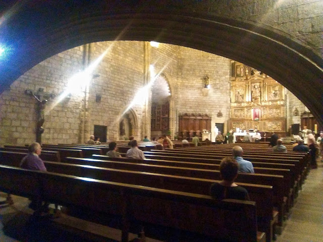 Interior de la Iglesia de San Pedro. Camino del Norte
