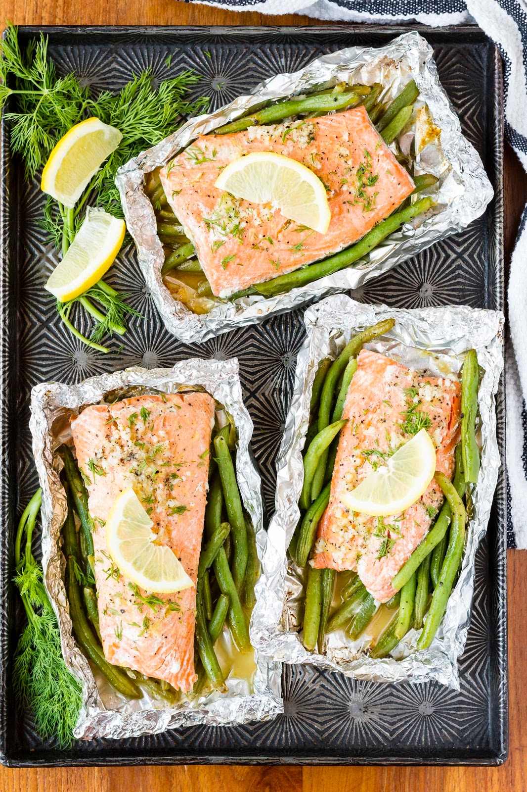 Grilled lemony garlic butter Salmon in foil packets with green beans
