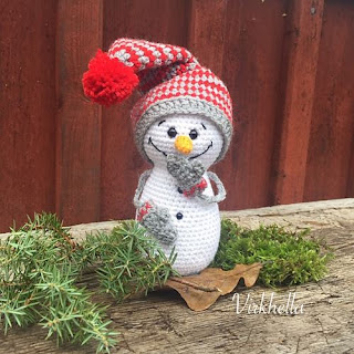 PATRON GRATIS MUÑECO DE NIEVE AMIGURUMI 35559