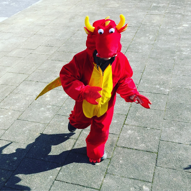 Drachenkostüm für kleine Drachen - Karneval Drachenkostüm für kleine Drachen - Karneval