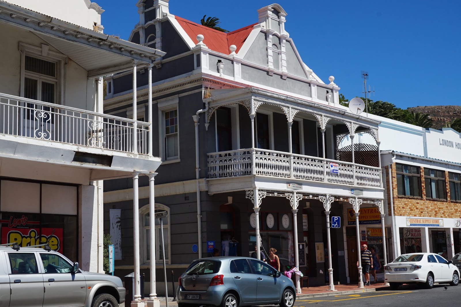 Mezze Moments Just Nuisance A dog who became a Seaman.