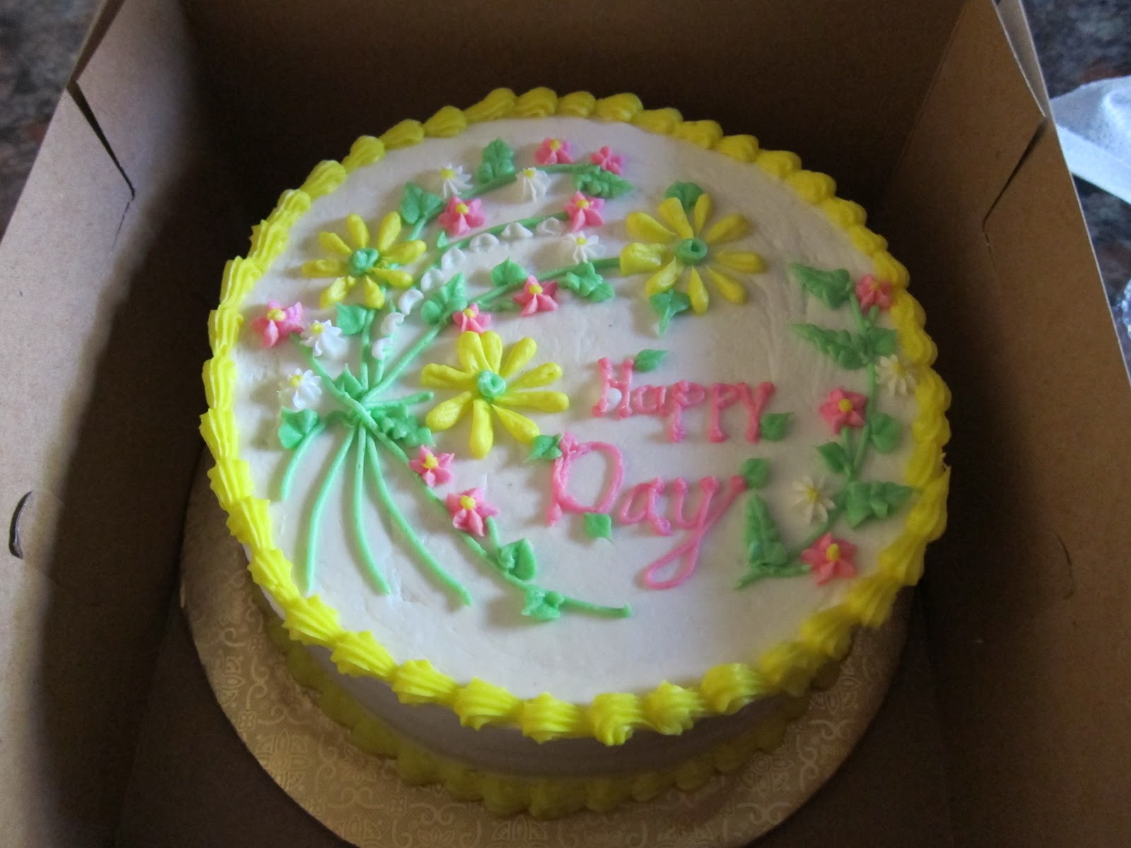 Bake Me Happy First Cake from Decorating Class