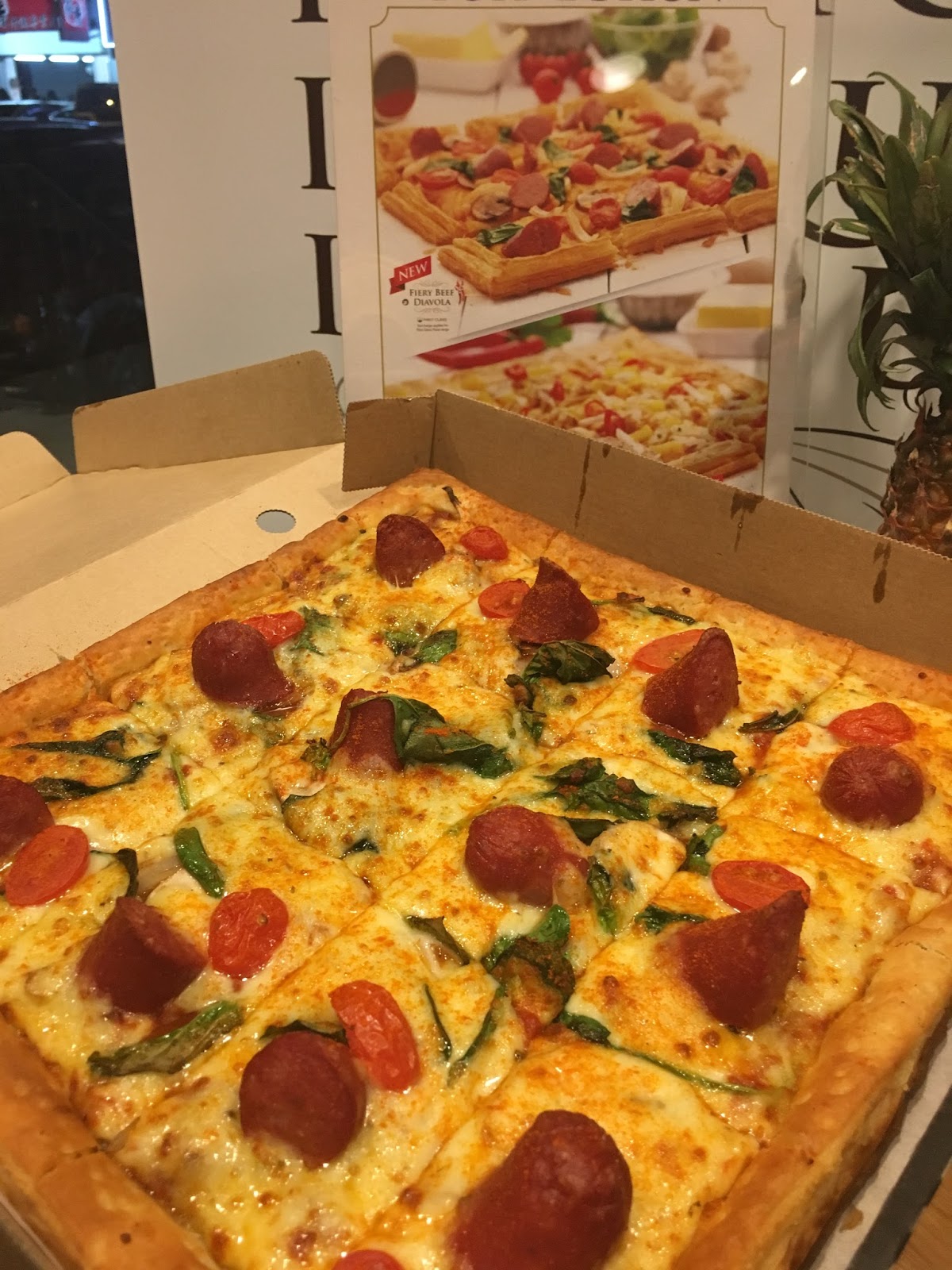 Pizza Puff Crust Dan Kek Lava Coklat Mentega Kacang Terbaru Dari Dominos