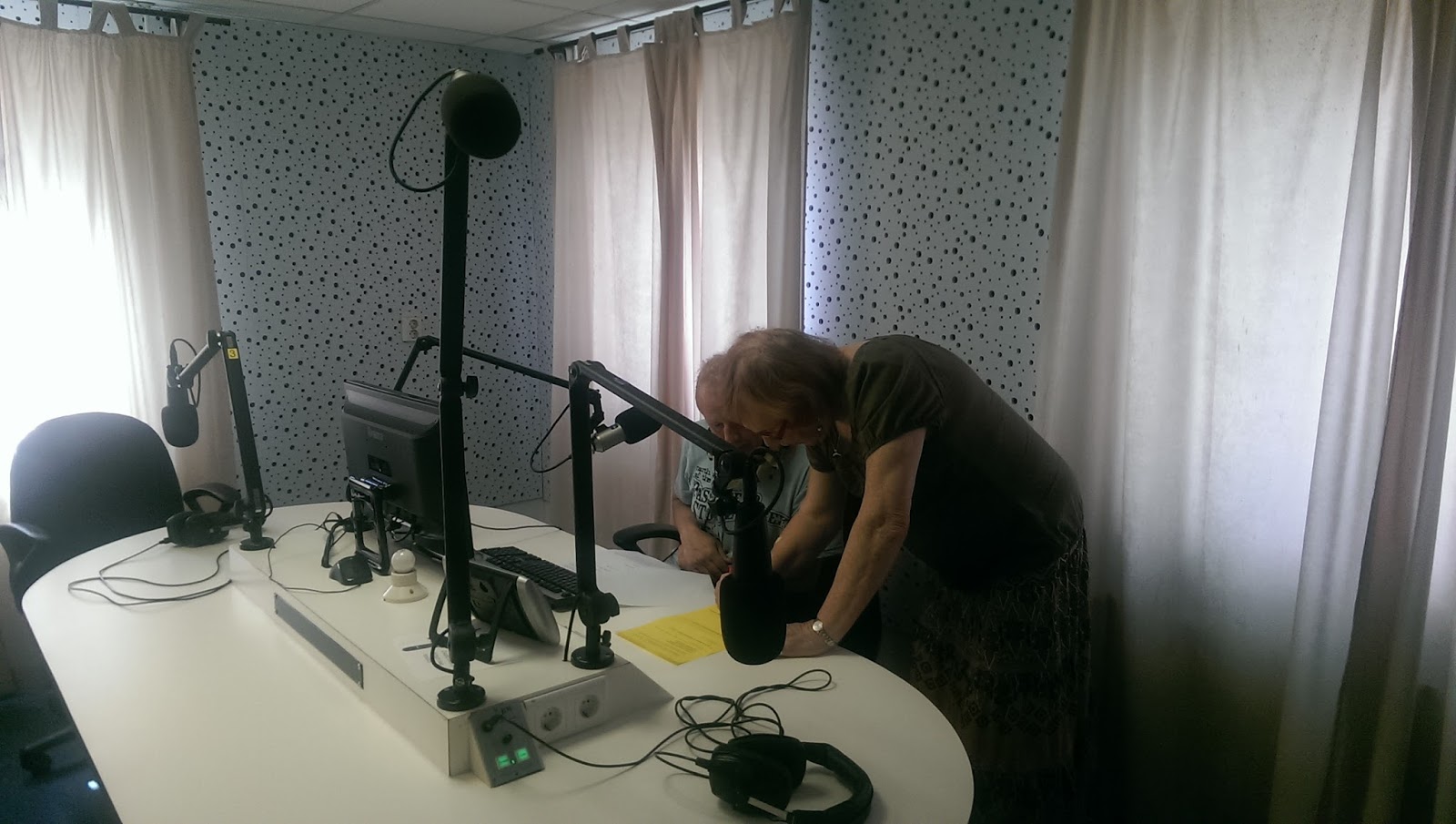 Aidan's world Jij daar in de radio Aidan's world Jij daar in de radio