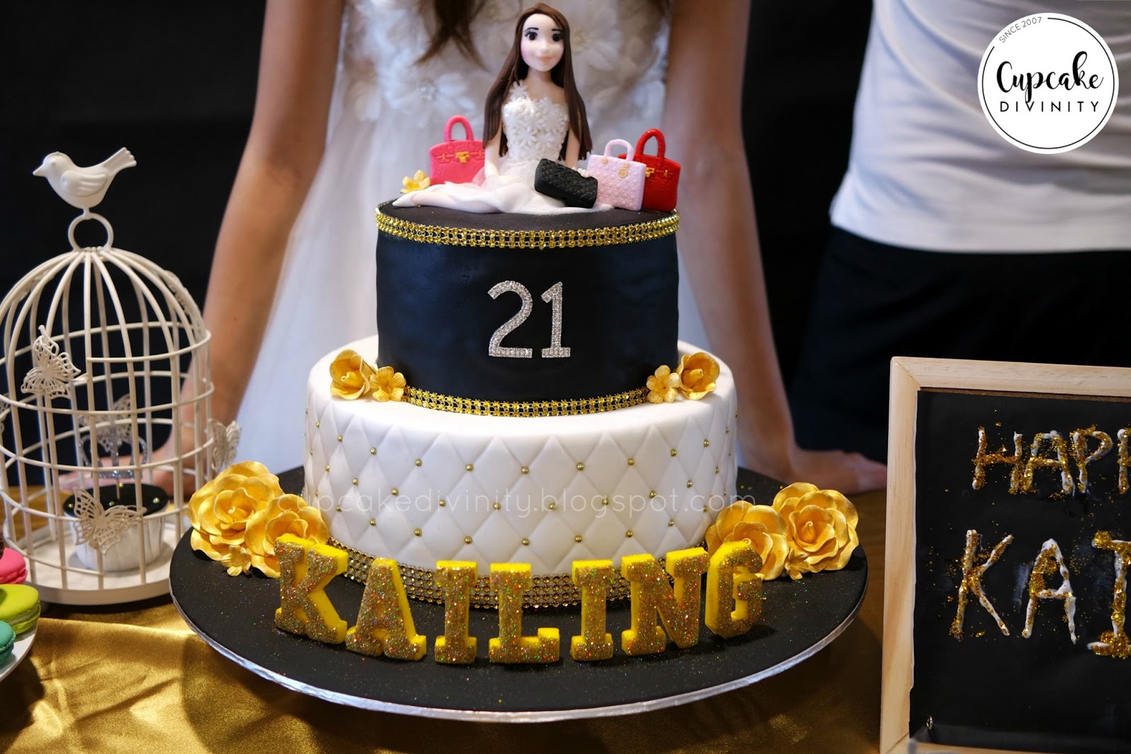 Cupcake Divinity: 21st Birthday Cake & Dessert Table