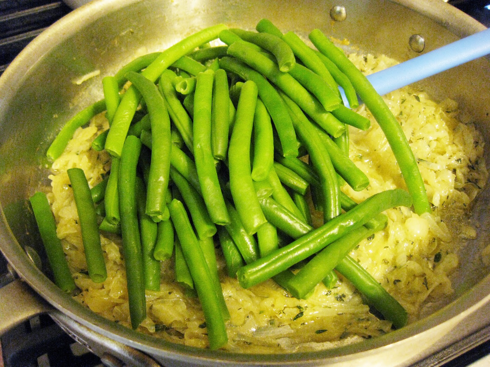 Bloatal Recall Green Beans with Caramelized Onions, Almonds & Thyme