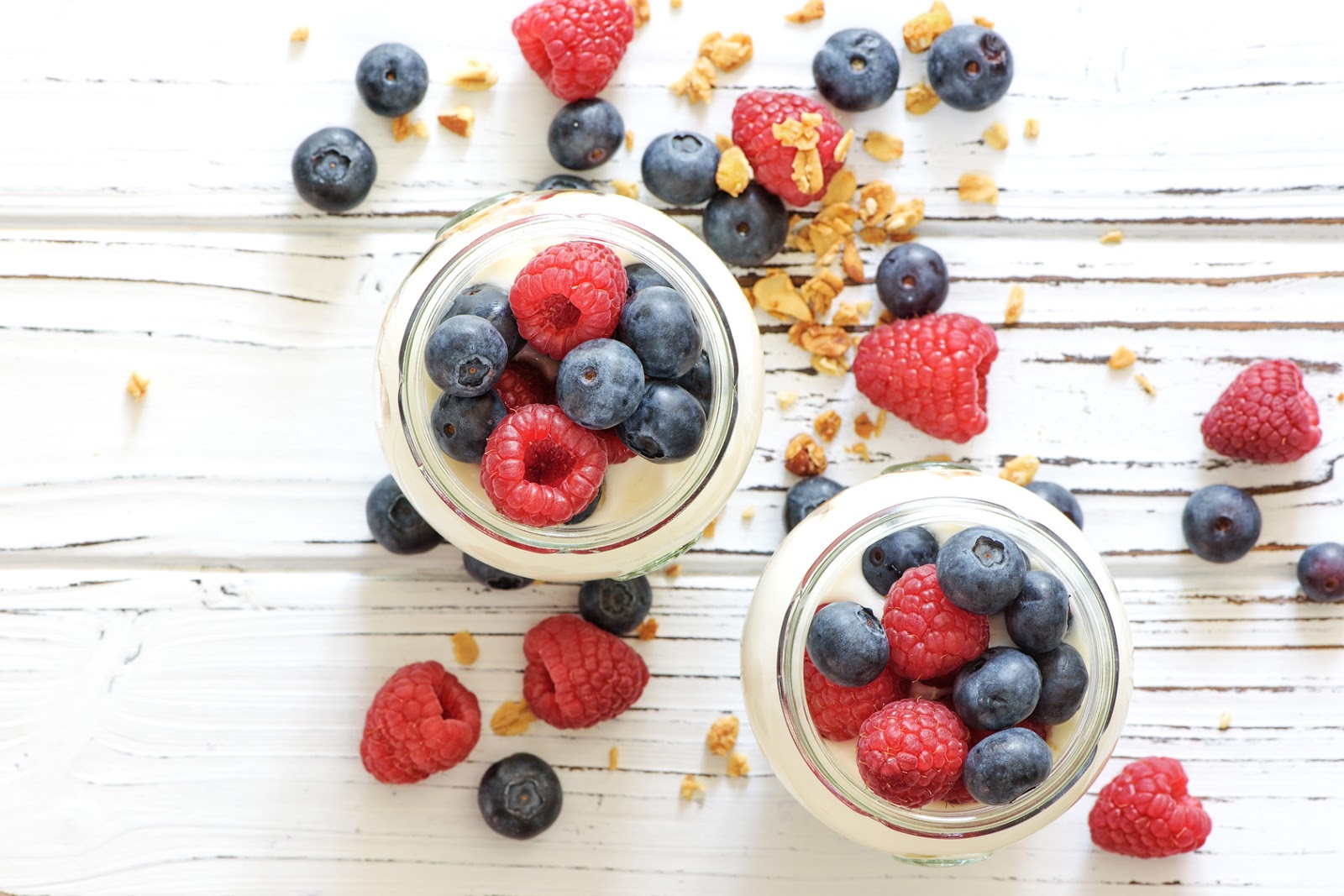 La colazione perfetta yogurt con cereali e frutta La Cucina Salutare