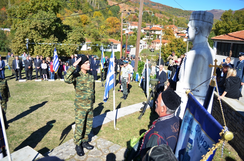 Το ίνδαλμα του Α/ΓΕΣ στο οποίο απέδωσε τιμές!