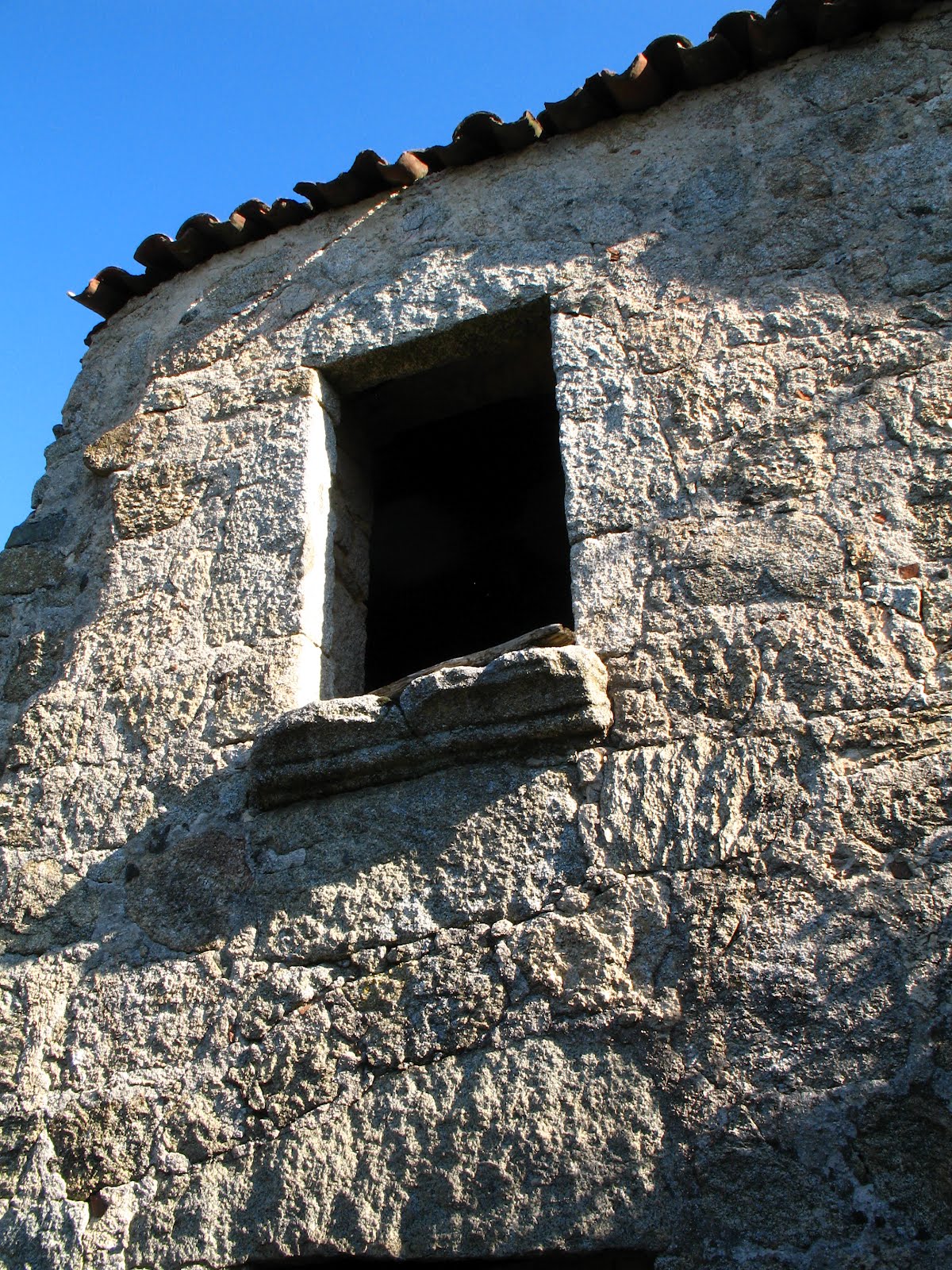vieille façade à Aullène en Alta Rocca