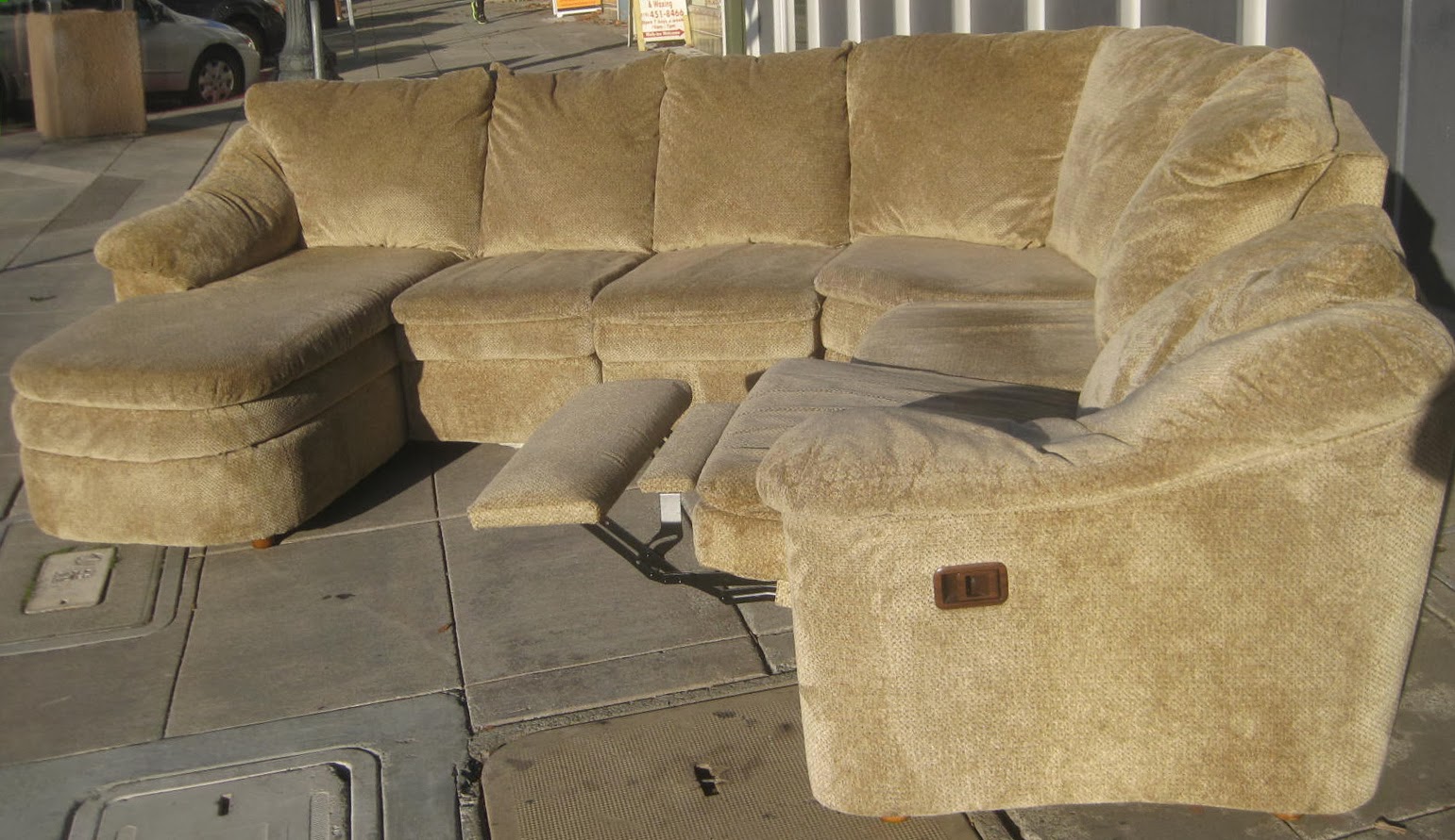 UHURU FURNITURE & COLLECTIBLES SOLD Six Piece Sofa Sectional 400