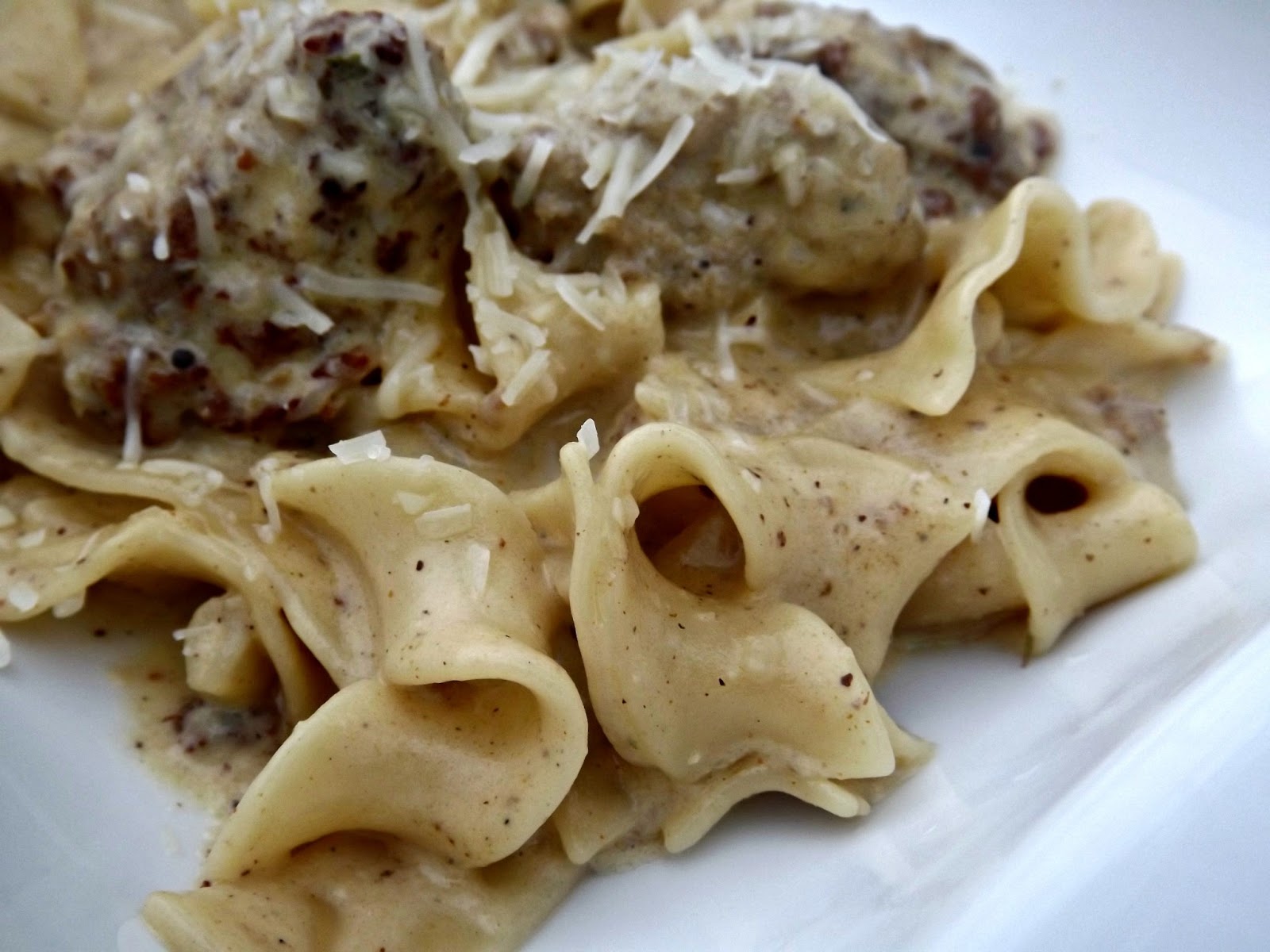 Southern Girl. City Swirl. Easy Meatball (or Ground Beef) Stroganoff