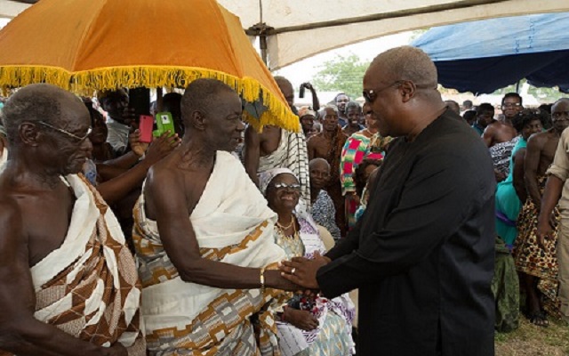 President Mahama shakes hand with Acting Kwahu Chief President Mahama shakes hand with Acting Kwahu Chief