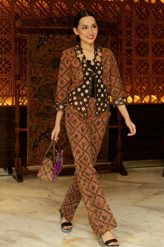 About Hijab Indonesia: 50+ Model Baju Batik Terbaru 2017: Modern & Elegan