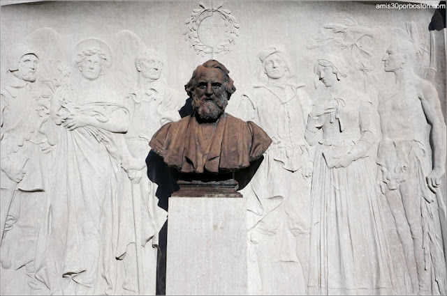 Busto del Monumento a Longfellow en Cambridge