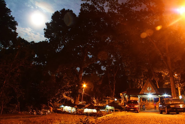 Rest Area Urug ketika terang bulan Rest Area Urug ketika terang bulan