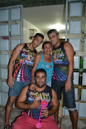 ALTERNATIVOS ABREM O CARNAVAL DE MACAU NESTA SEXTA-FEIRA  5 DE FEVEREIRO