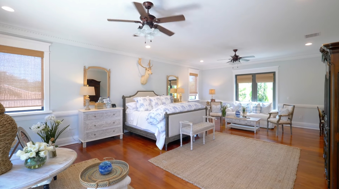 35 Interior Design Photos vs. 10401 SW 64 Ave, Pinecrest, FL Luxury Home Tour
