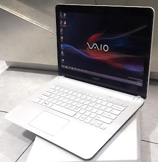 Laptop Sony Vaio SVF14212SGW Core i3 Second di Malang