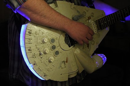Die Star Wars Han Solo Millenium Falcon Stratocaster E-Gitarre