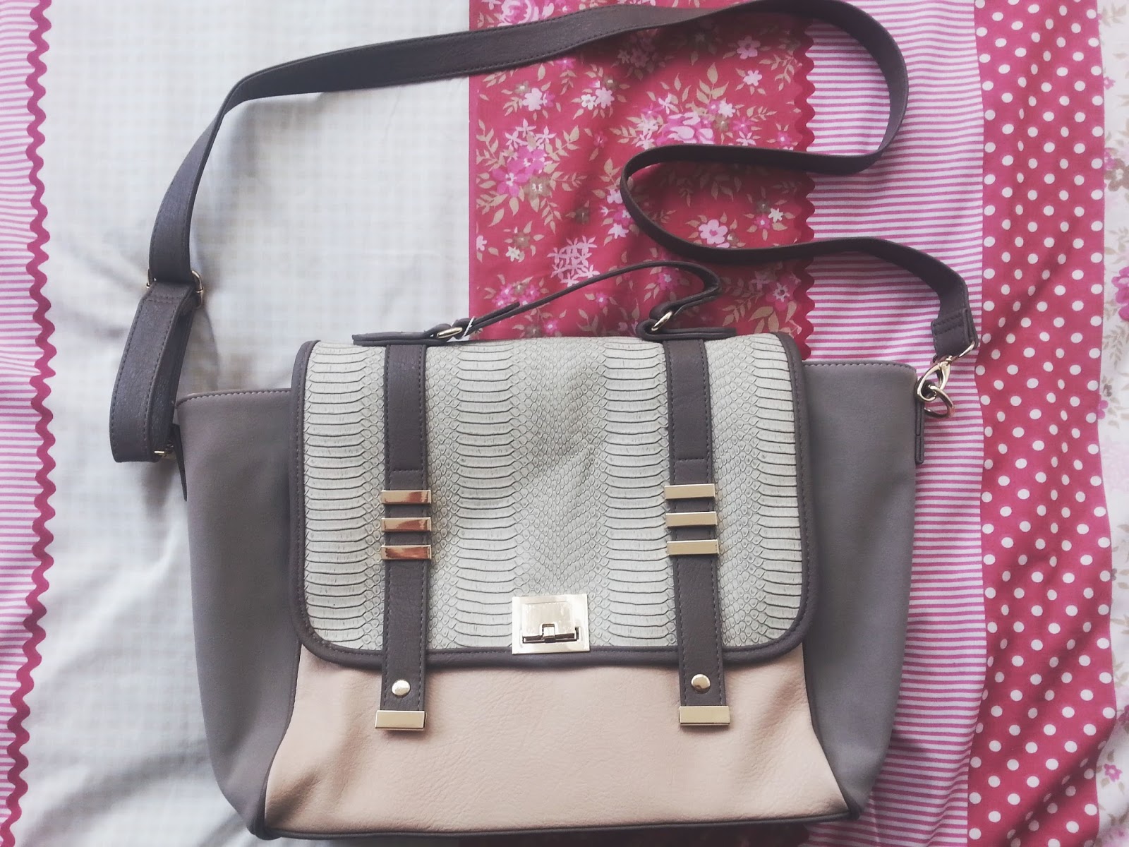 What's In My Handbag| Spring/Summer