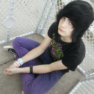 Emo Girls & Boys Pic's - CoOl AnD StYlIsH Dp On Fb