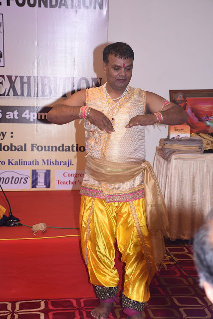18. Rajendra Chaturvedi Kathak Dancer performing 18. Rajendra Chaturvedi Kathak Dancer performing