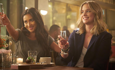 You Series Elizabeth Lail Shay Mitchell Image 1