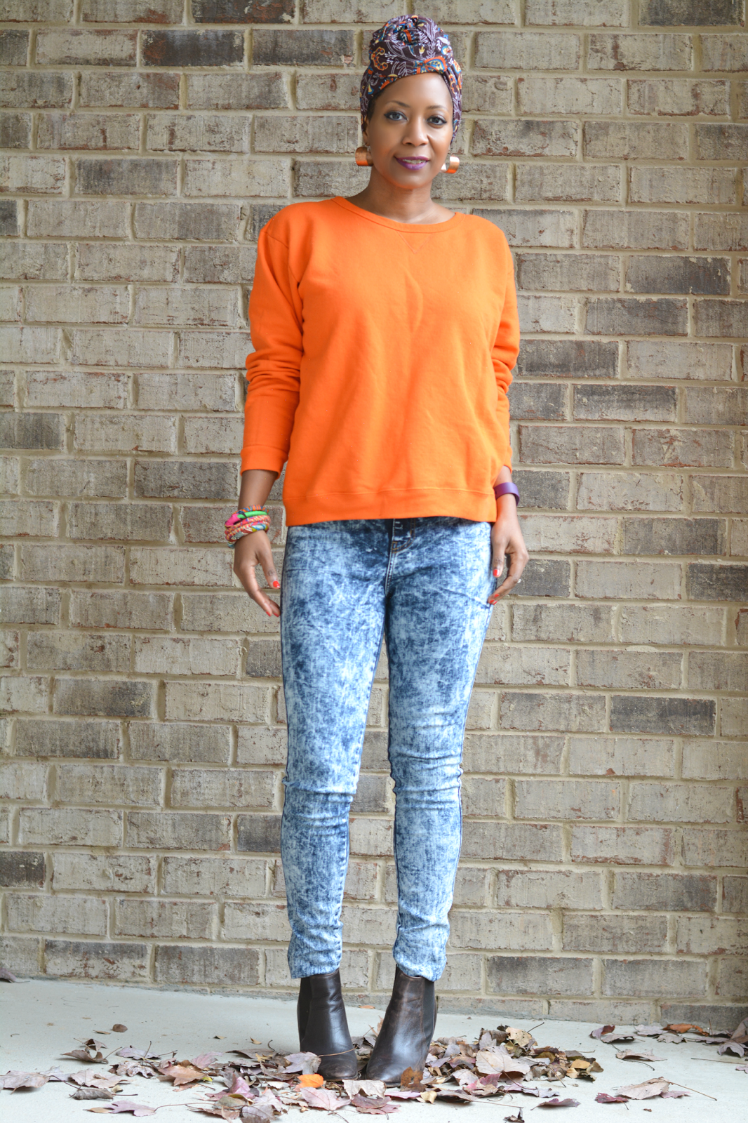 Thrifted Outfit // Oversized sweatshirt and Stonewashed Jeans