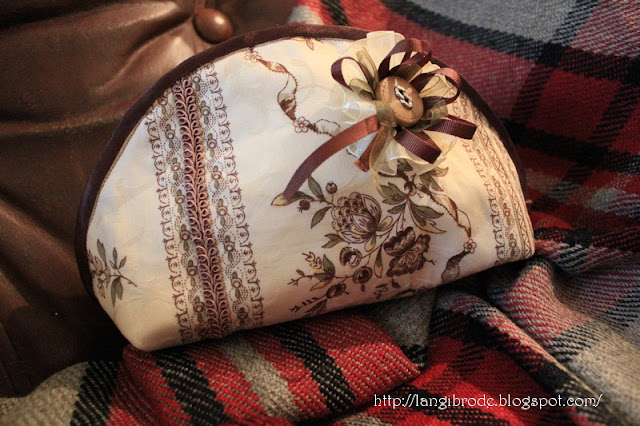 Косметички и шарфики. Косметички и шарфики.