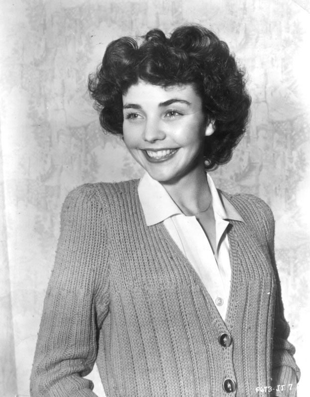film noir photos sweater girl jennifer jones film noir photos sweater girl jennifer jones