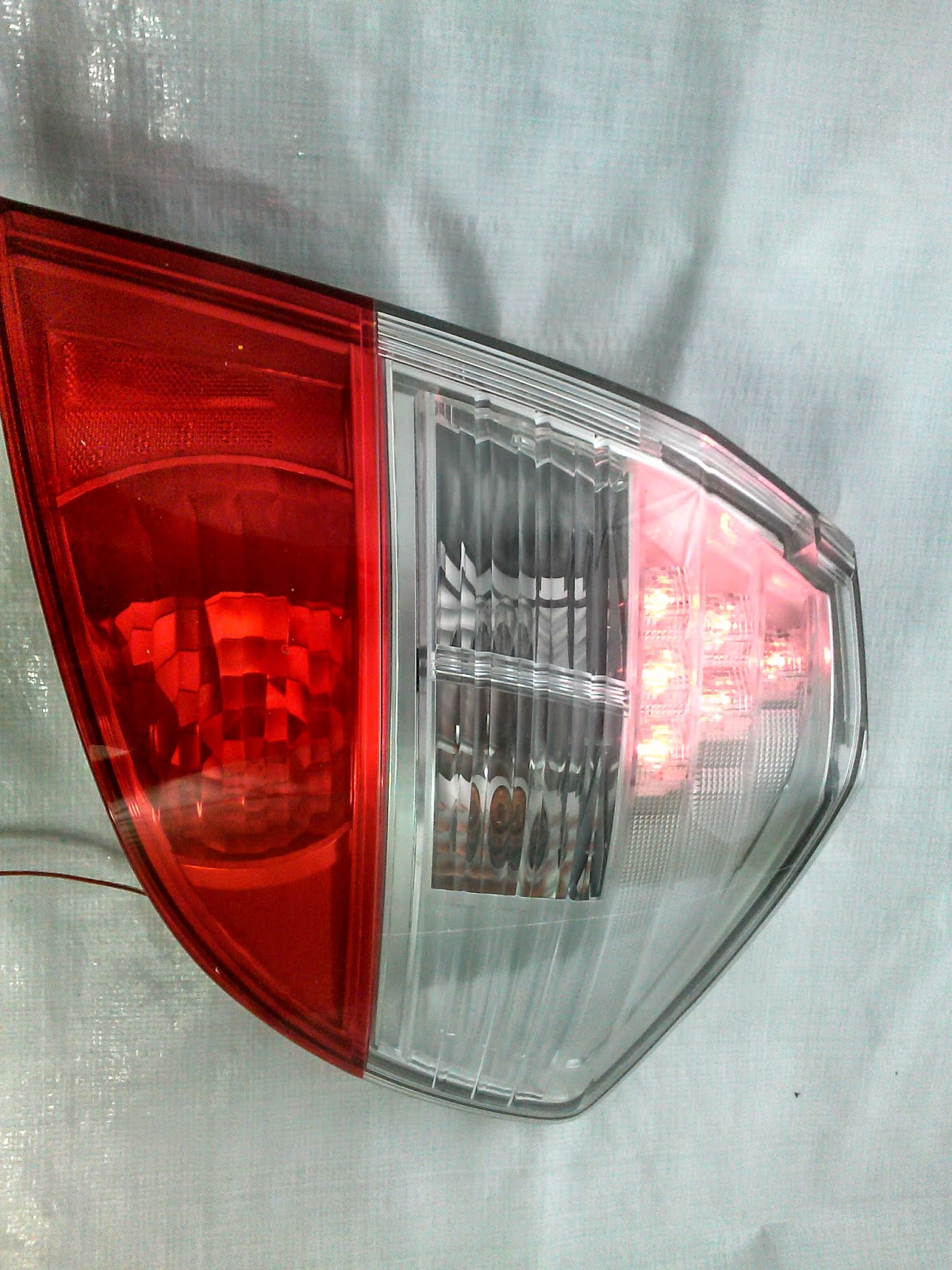 Naprawa świateł samochodowych Honda Jazz lampy tył
