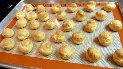 Vera's Cookbook: Mini Puffs... both savory and sweet! (Pâte à Choux)