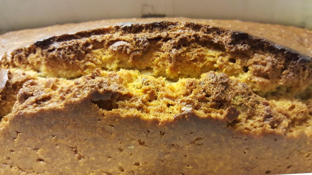 eat-culture: Lauras Dattel-Walnuss-Kuchen (Laura&amp;#39;s date-walnut-cake)