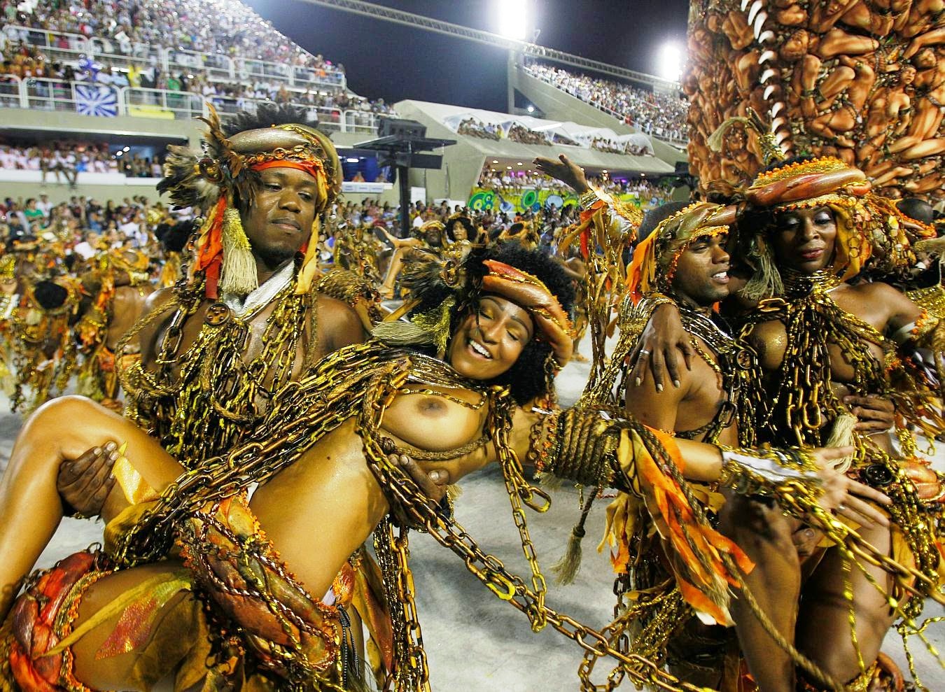смотреть бразильский карнавал с голыми фото 85