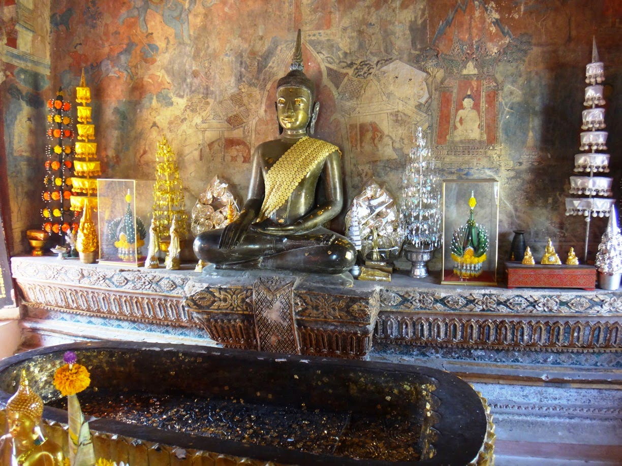 Temples In Thailand: Ubon Ratchathani - Wat Tung Sri Muang