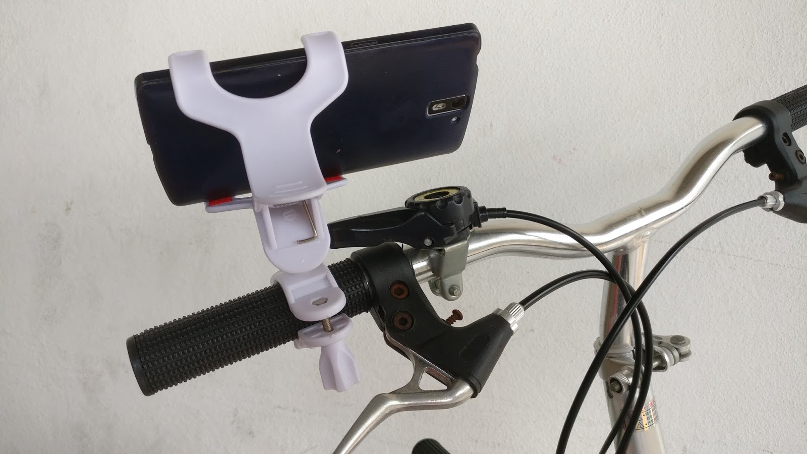 Bicycle Handphone Holder; Basikal pon nak ada handphone holder ke