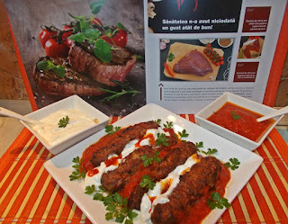 Chiftelute turcesti din carne de strut cu sos de iaurt si rosii