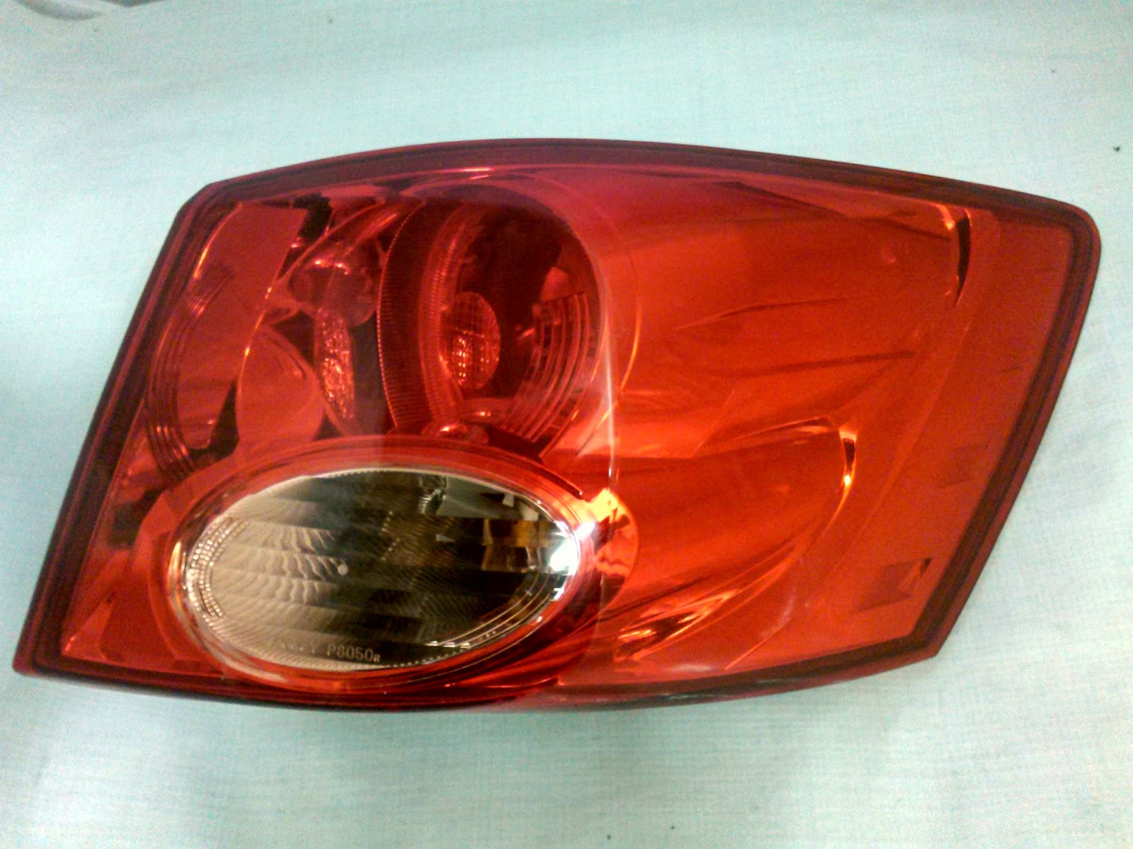 Naprawa świateł samochodowych lampa tył Honda Accord kombi